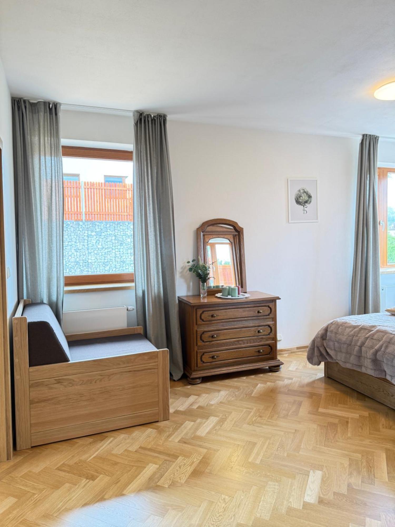 Familyvilla, New 4 Luxury Big Apartments, Parking Praga Exterior foto
