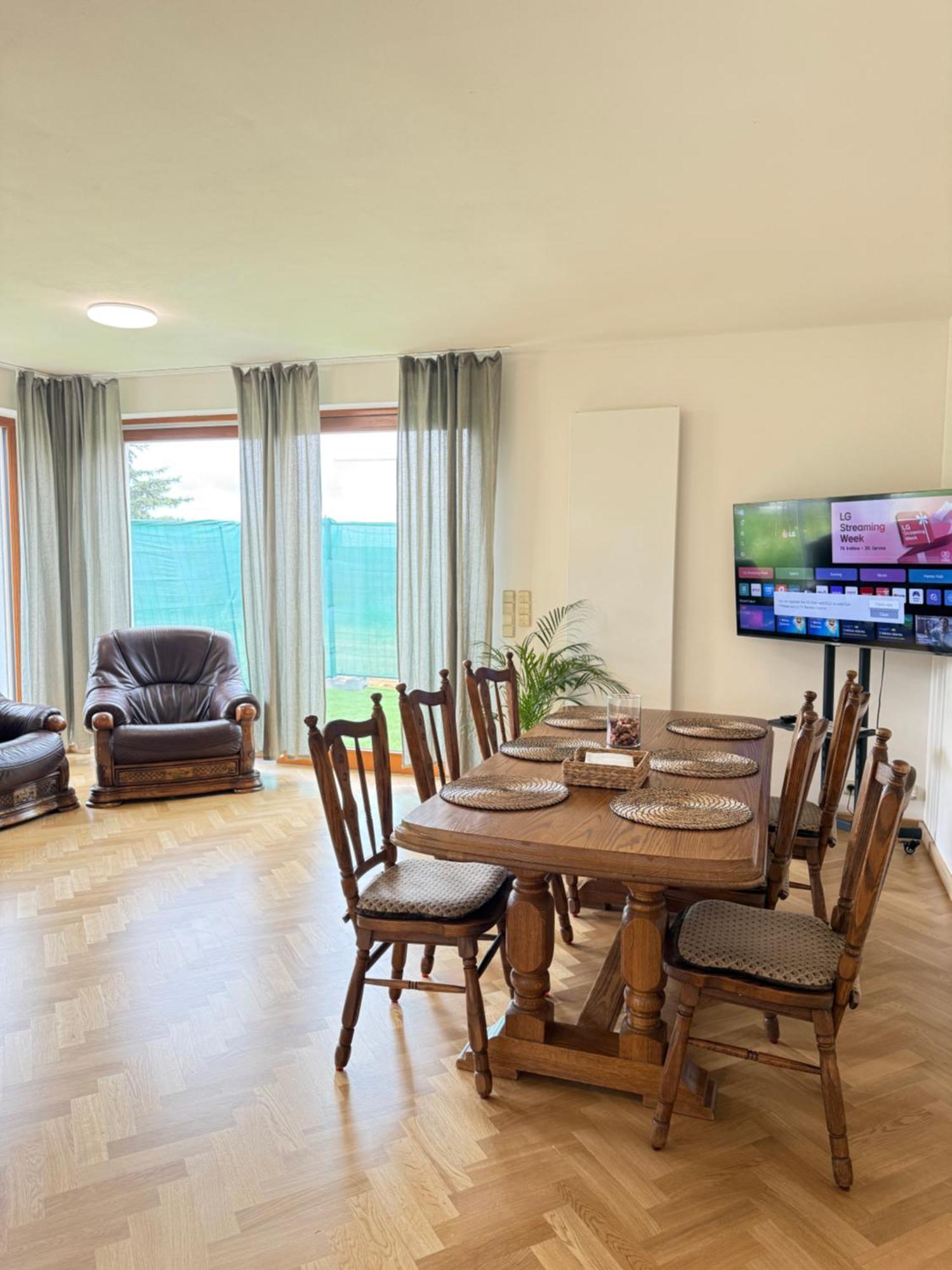 Familyvilla, New 4 Luxury Big Apartments, Parking Praga Exterior foto
