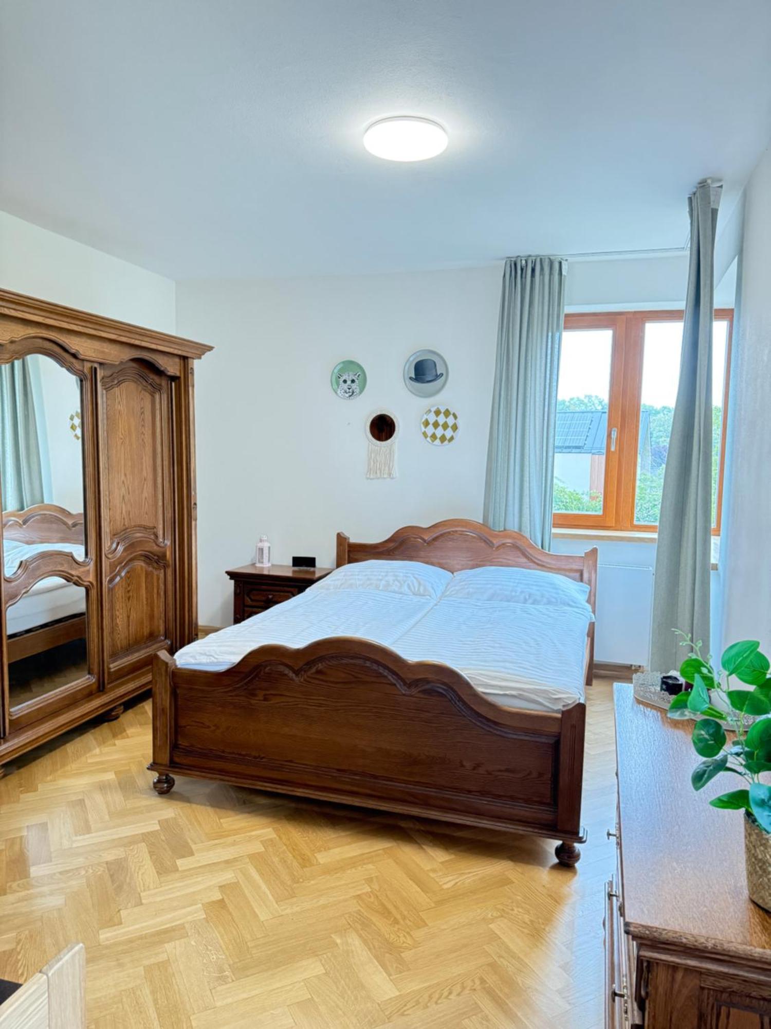 Familyvilla, New 4 Luxury Big Apartments, Parking Praga Exterior foto